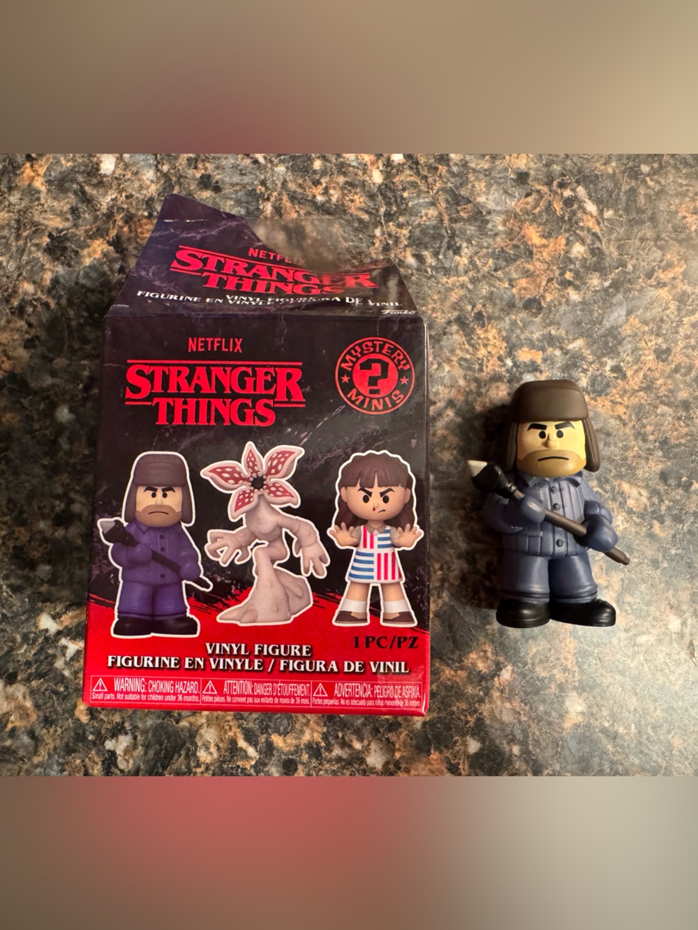 Stranger Things Vinyl Funko Bling Box - Hopper